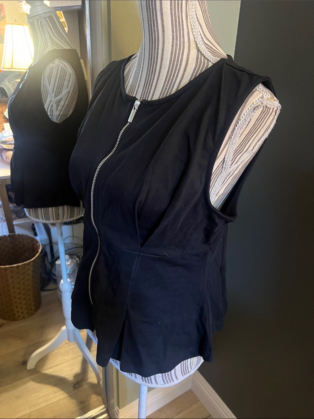 1 hour sale. Anthropologie, Medium Black Sleeveless Zip Front Peplum Top - Picture 1 of 15